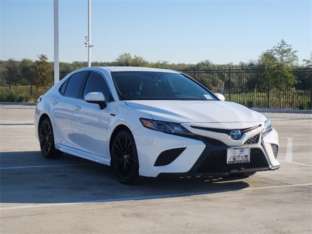 2020 Toyota Camry Hybrid SE