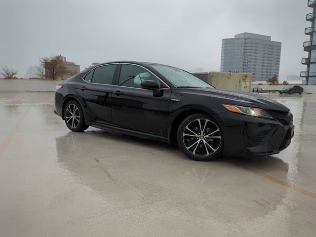 2020 Toyota Camry Hybrid SE