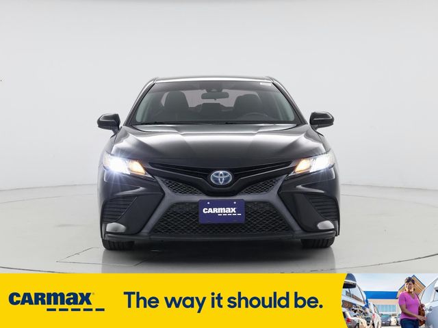 2020 Toyota Camry Hybrid SE