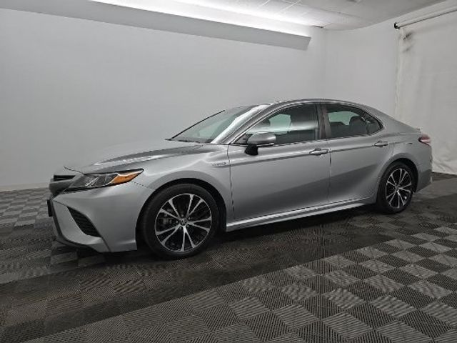 2020 Toyota Camry Hybrid SE