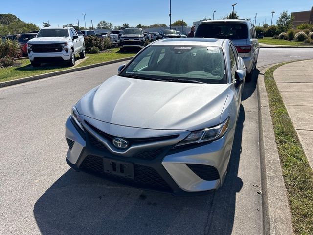 2020 Toyota Camry Hybrid SE