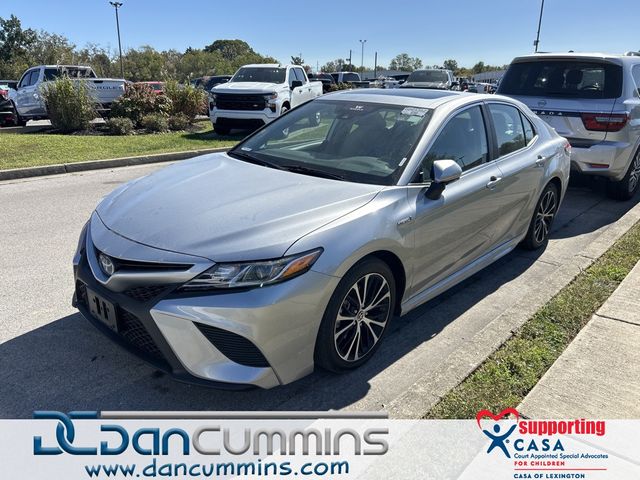 2020 Toyota Camry Hybrid SE