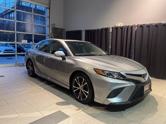 2020 Toyota Camry Hybrid SE