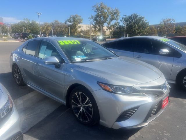 2020 Toyota Camry Hybrid SE