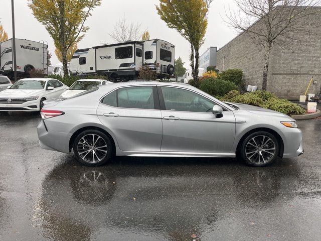 2020 Toyota Camry Hybrid SE