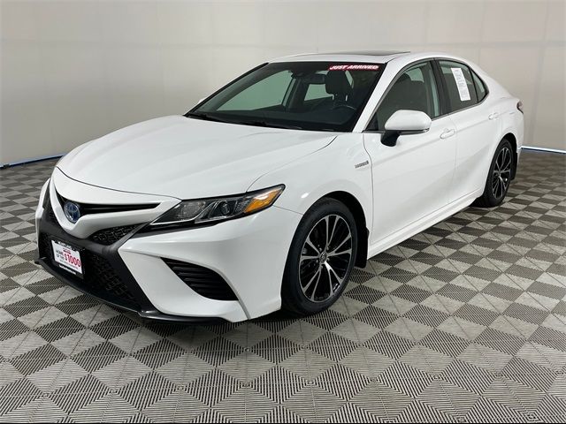 2020 Toyota Camry Hybrid SE