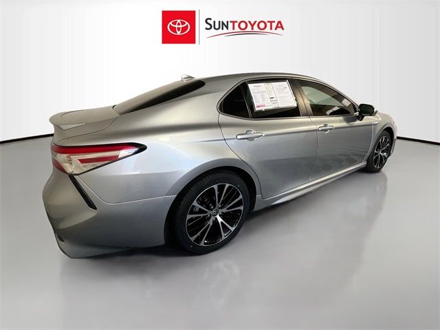 2020 Toyota Camry Hybrid SE