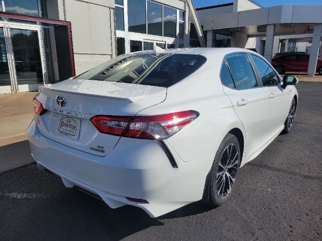 2020 Toyota Camry Hybrid SE