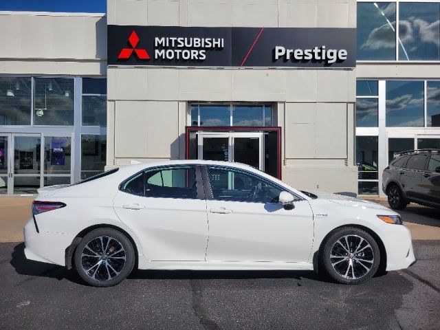 2020 Toyota Camry Hybrid SE