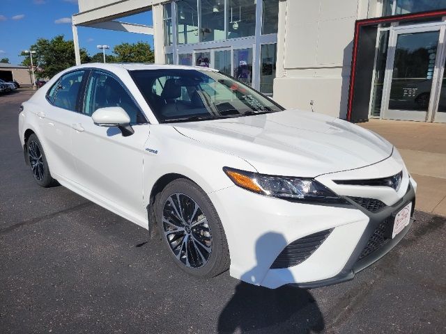 2020 Toyota Camry Hybrid SE