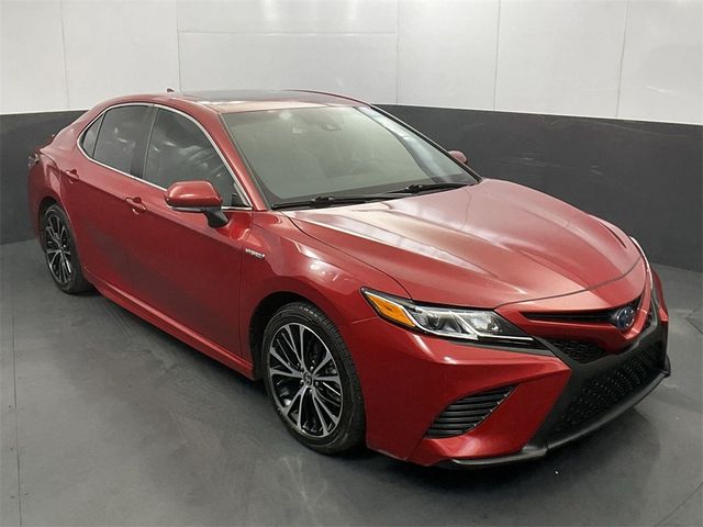 2020 Toyota Camry Hybrid SE