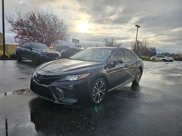 2020 Toyota Camry Hybrid SE