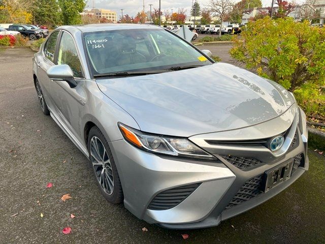 2020 Toyota Camry Hybrid SE