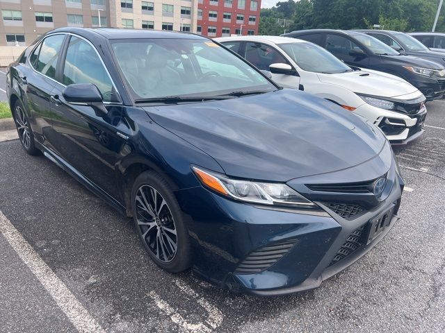 2020 Toyota Camry Hybrid SE