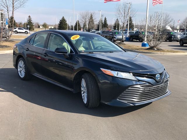 2020 Toyota Camry Hybrid XLE