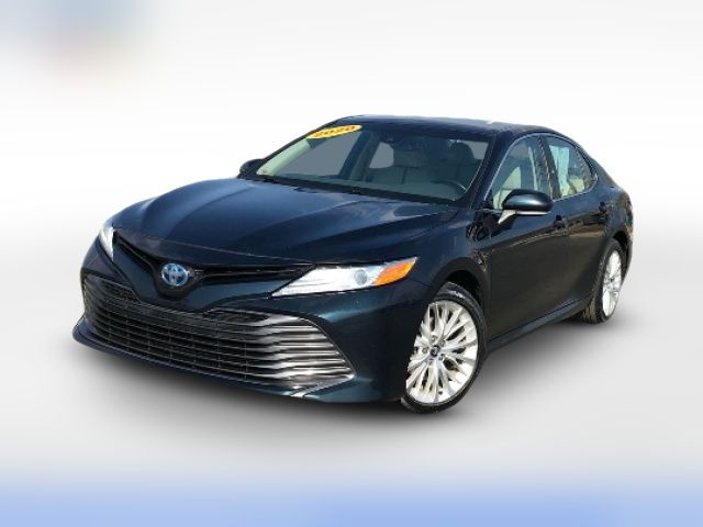 2020 Toyota Camry Hybrid XLE