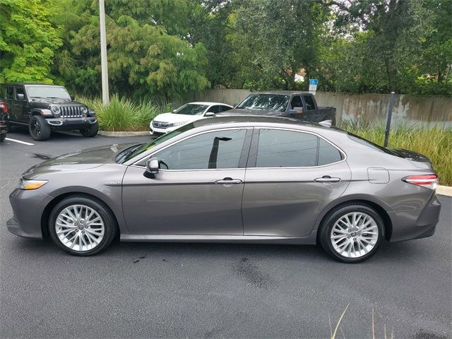 2020 Toyota Camry Hybrid XLE