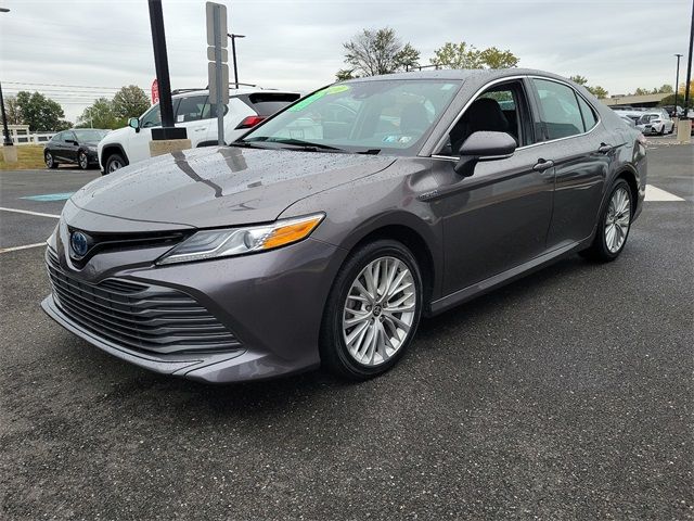 2020 Toyota Camry Hybrid XLE