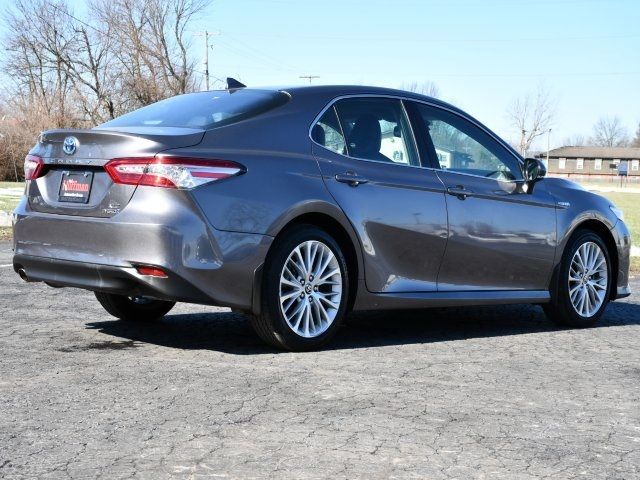 2020 Toyota Camry Hybrid XLE