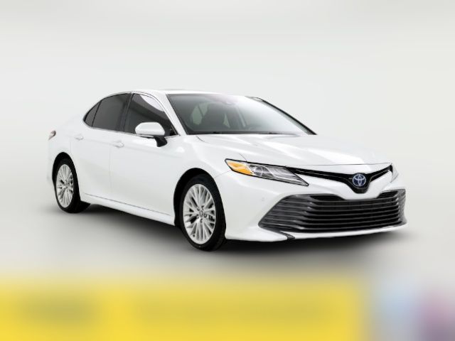 2020 Toyota Camry Hybrid XLE