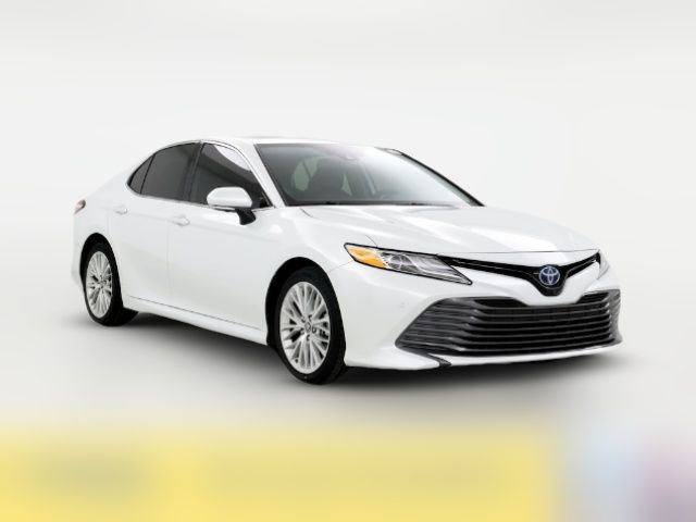 2020 Toyota Camry Hybrid XLE