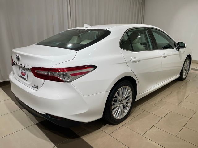 2020 Toyota Camry Hybrid XLE