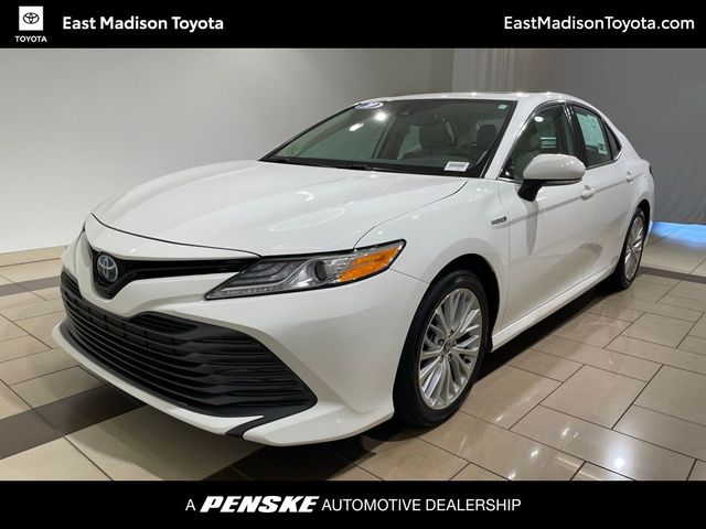 2020 Toyota Camry Hybrid XLE