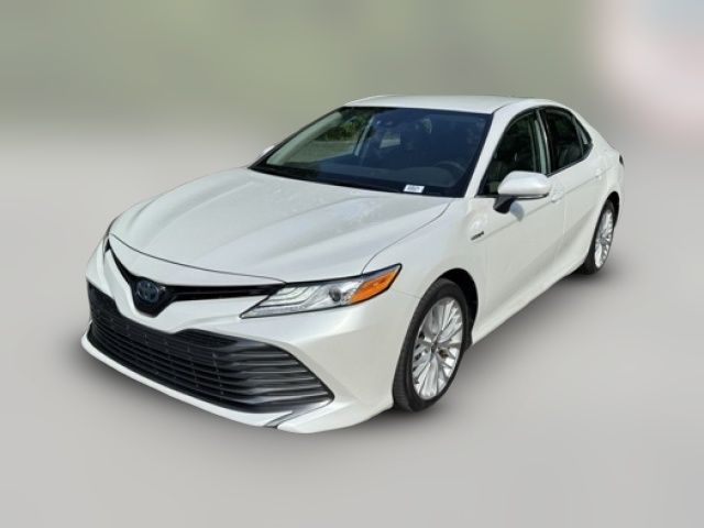 2020 Toyota Camry Hybrid XLE