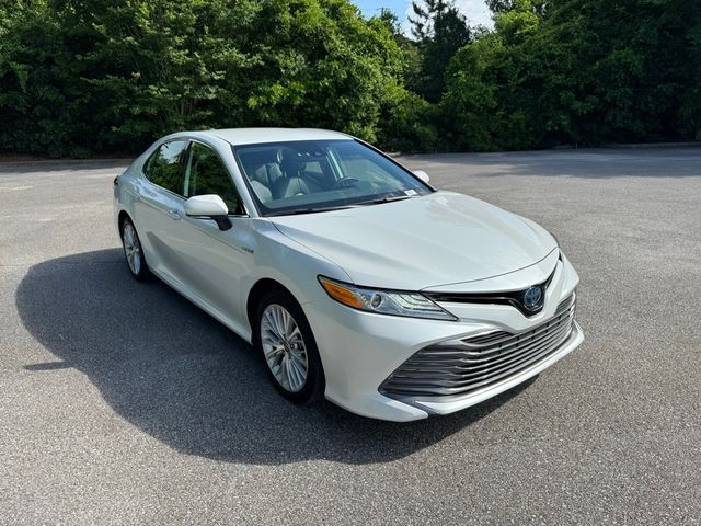 2020 Toyota Camry Hybrid XLE