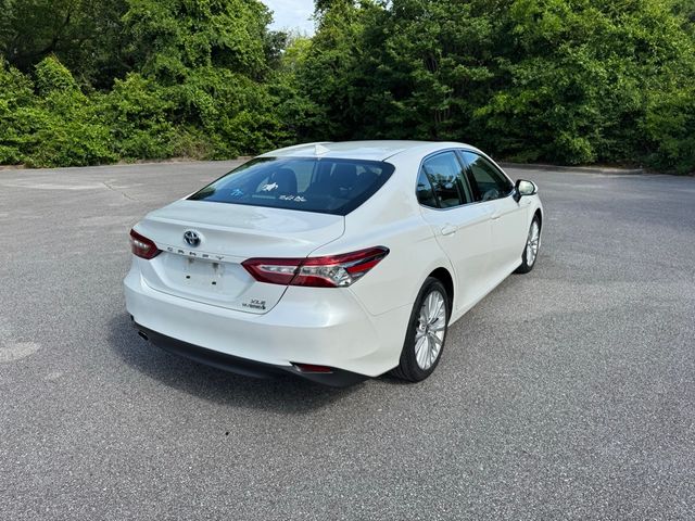 2020 Toyota Camry Hybrid XLE