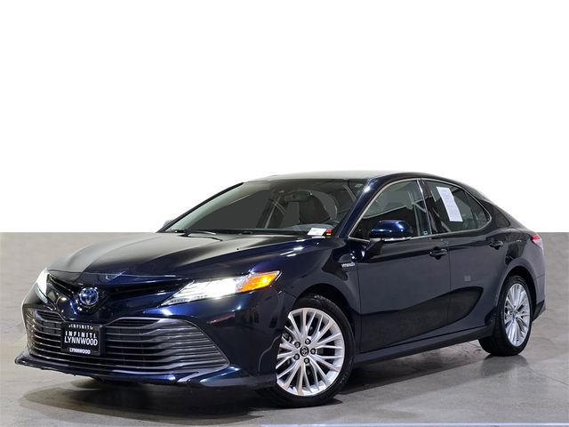 2020 Toyota Camry Hybrid XLE