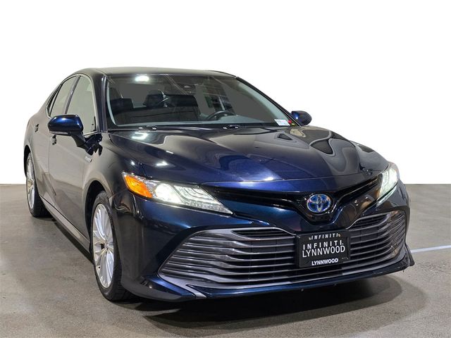 2020 Toyota Camry Hybrid XLE