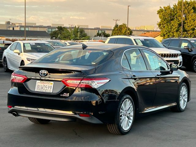 2020 Toyota Camry Hybrid XLE