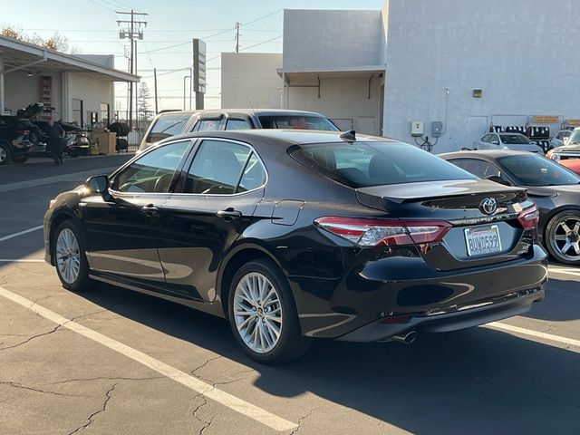 2020 Toyota Camry Hybrid XLE