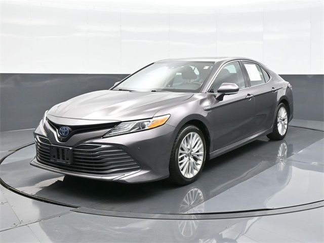 2020 Toyota Camry Hybrid XLE