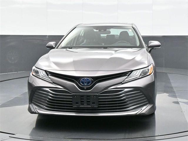 2020 Toyota Camry Hybrid XLE