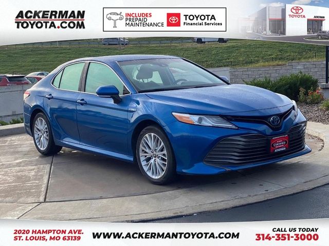 2020 Toyota Camry Hybrid XLE