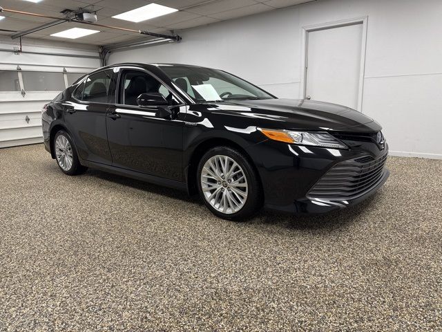 2020 Toyota Camry Hybrid XLE