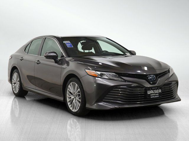 2020 Toyota Camry Hybrid XLE