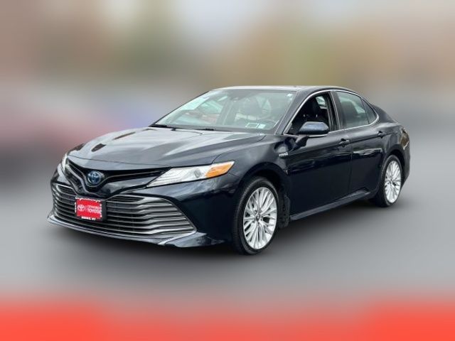 2020 Toyota Camry Hybrid XLE