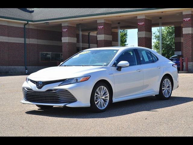 2020 Toyota Camry Hybrid XLE