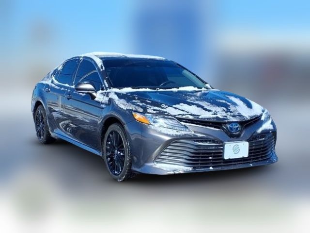 2020 Toyota Camry Hybrid XLE