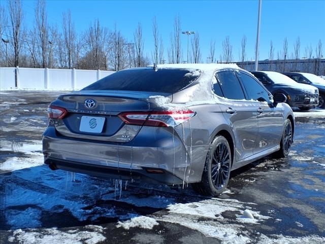 2020 Toyota Camry Hybrid XLE