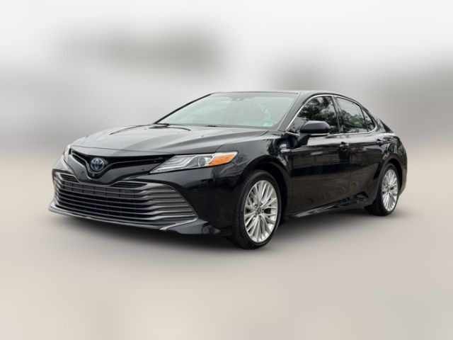 2020 Toyota Camry Hybrid XLE