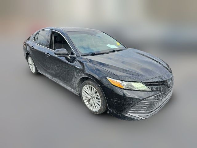 2020 Toyota Camry Hybrid XLE