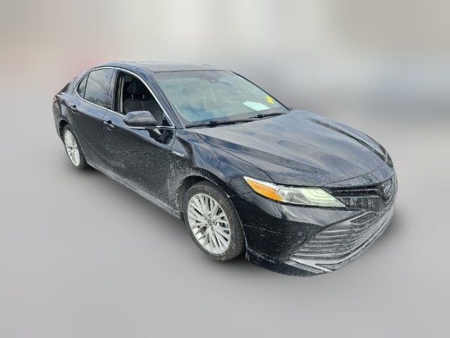 2020 Toyota Camry Hybrid XLE