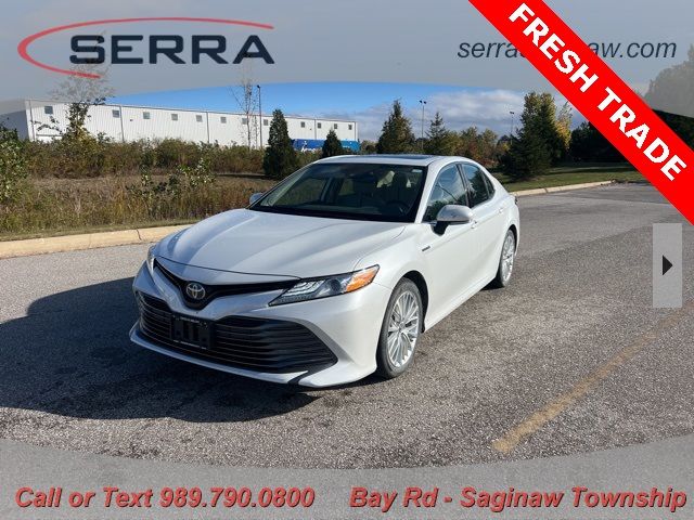 2020 Toyota Camry Hybrid XLE