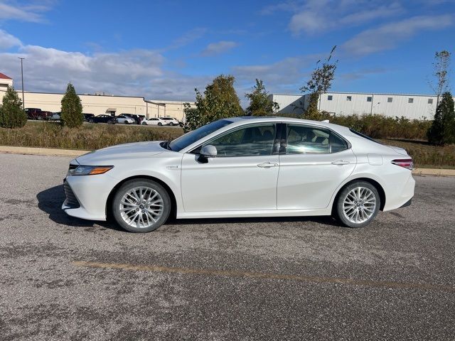 2020 Toyota Camry Hybrid XLE