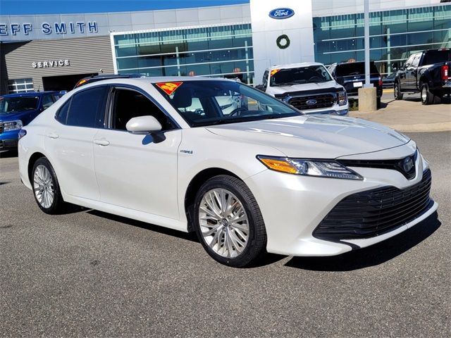 2020 Toyota Camry Hybrid XLE