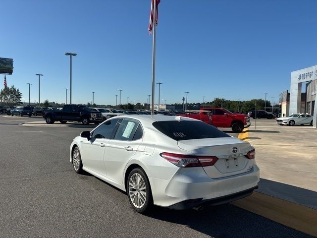 2020 Toyota Camry Hybrid XLE